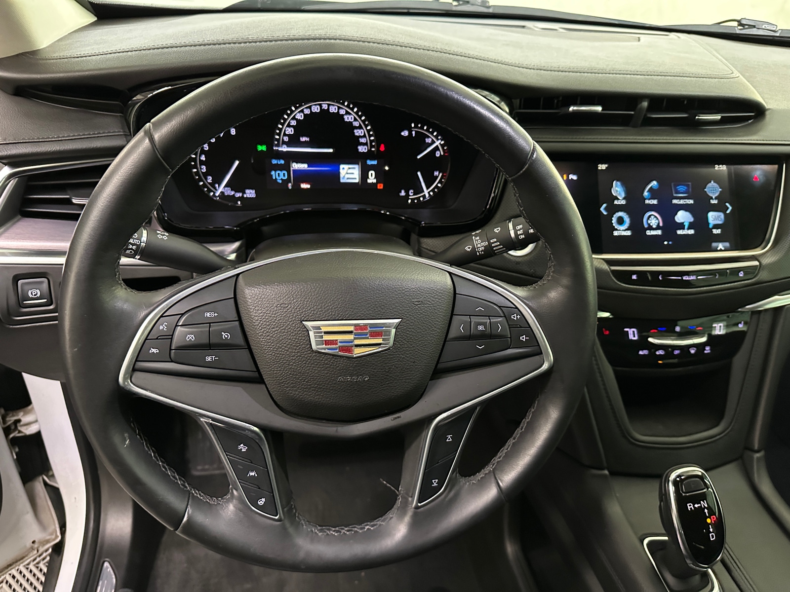 Thumbnail: 2017 Cadillac XT5 - 4