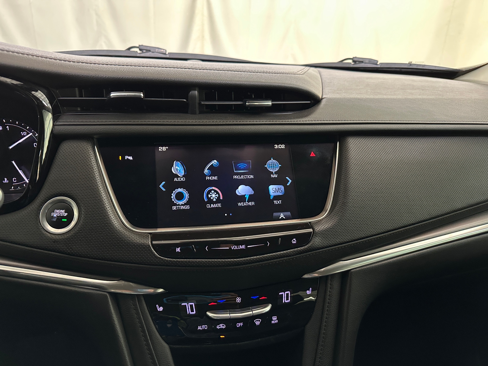 Thumbnail: 2017 Cadillac XT5 - 3