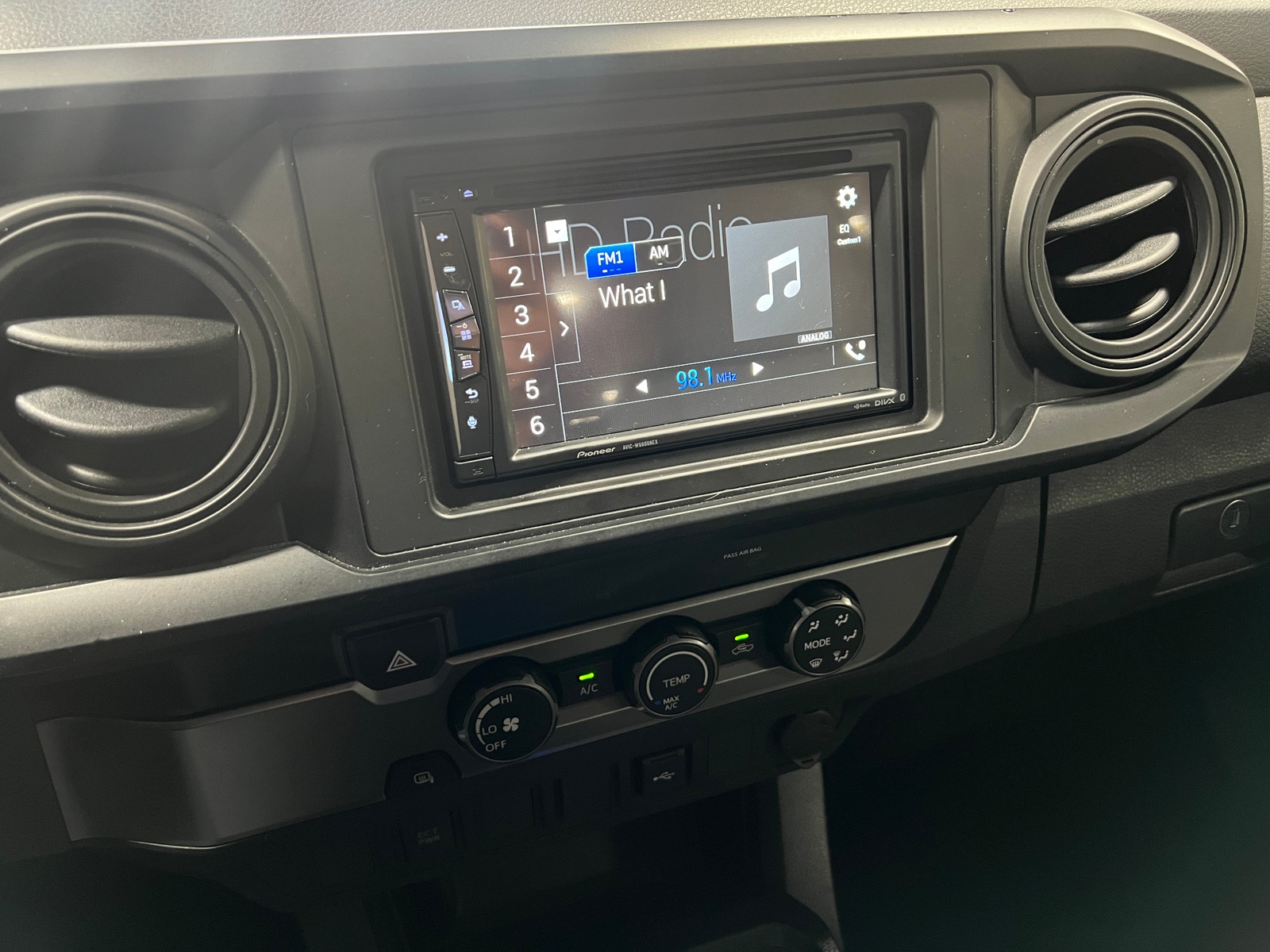 Thumbnail: 2020 Toyota Tacoma - 4