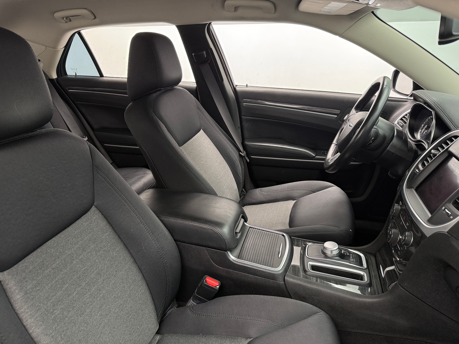 Thumbnail: 2019 Chrysler 300 - 2