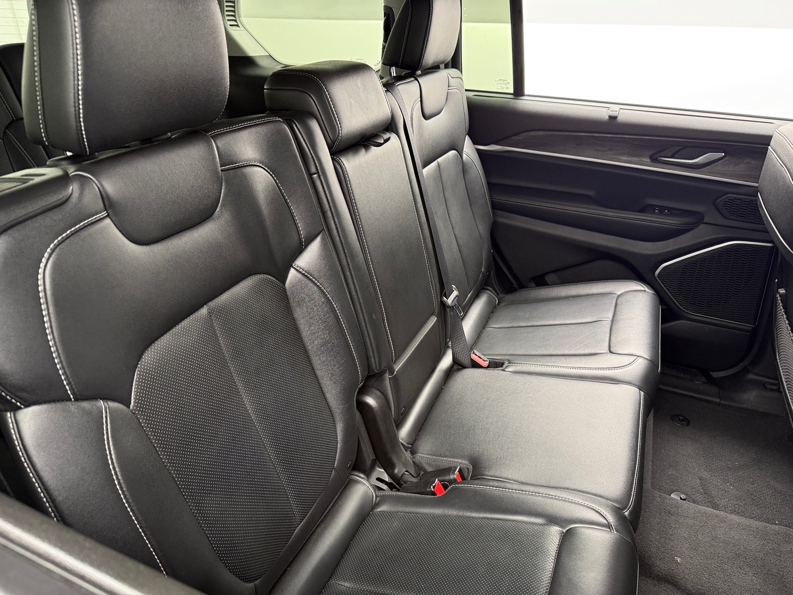 Thumbnail: 2022 Jeep Grand Cherokee L - 5