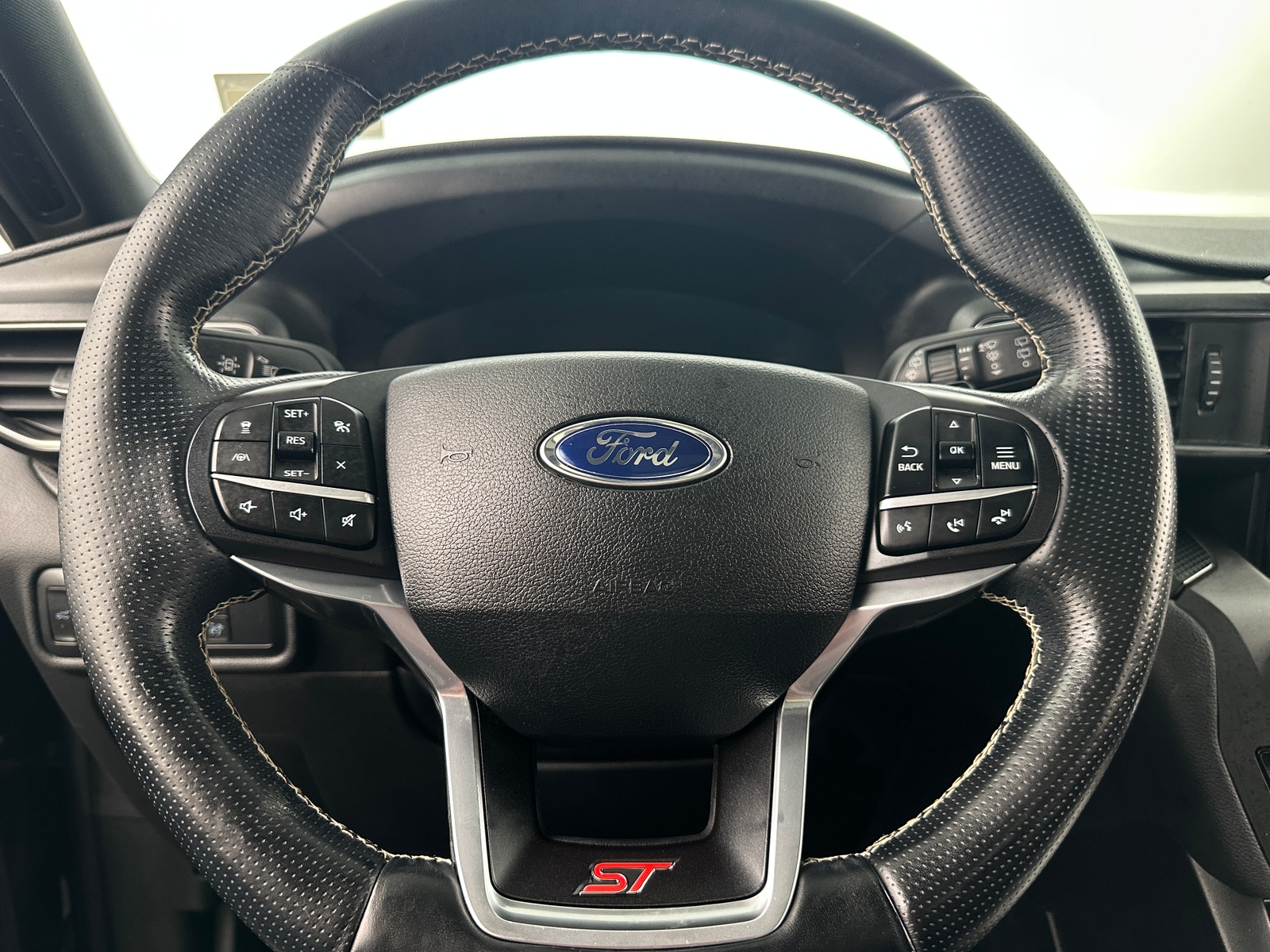 Thumbnail: 2020 Ford Explorer - 4