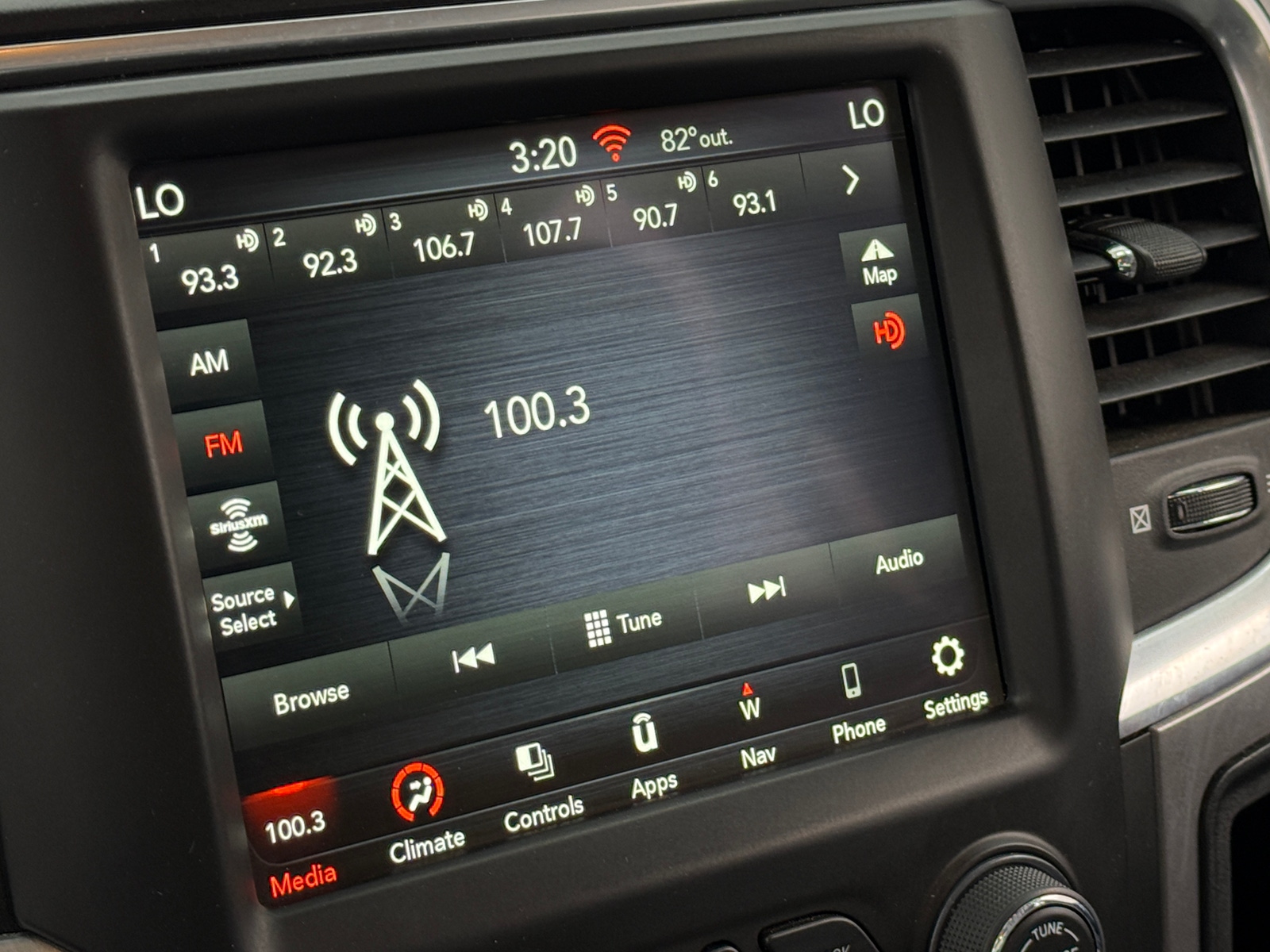 Thumbnail: 2023 RAM 1500 Classic - 4