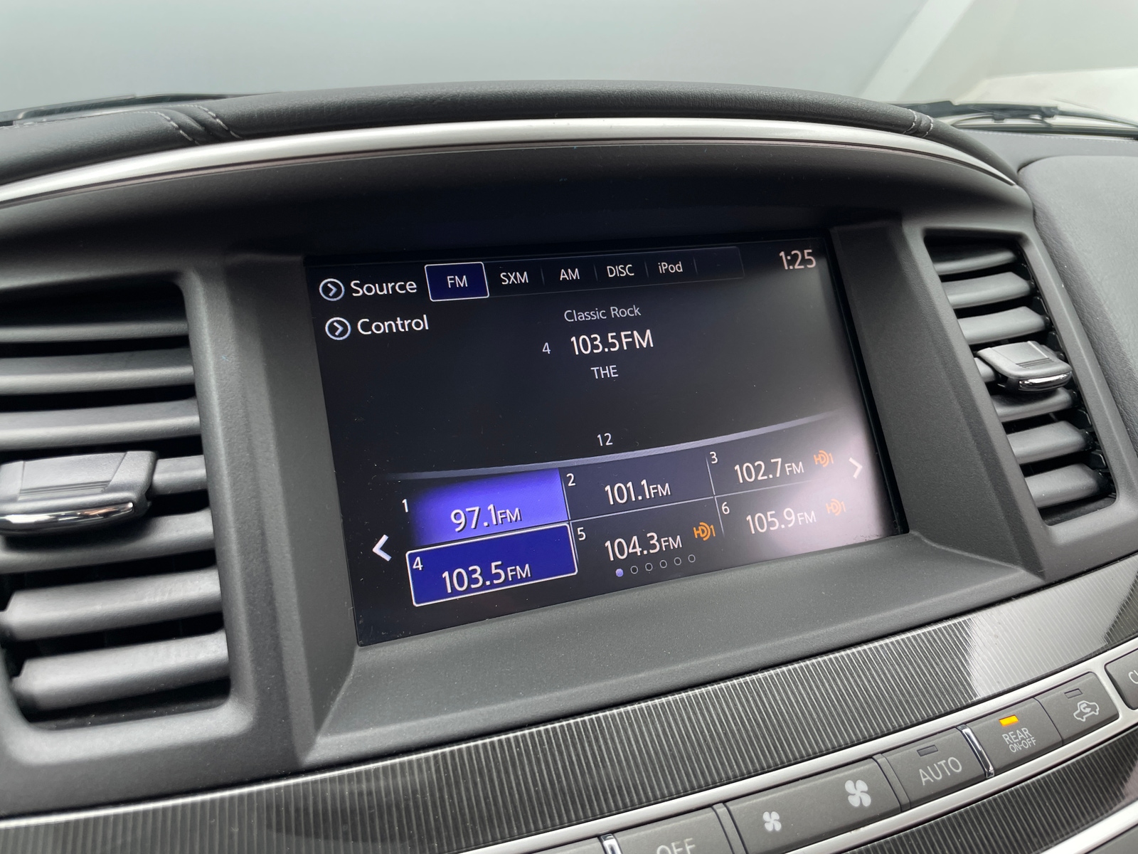 Thumbnail: 2018 INFINITI QX60 - 3