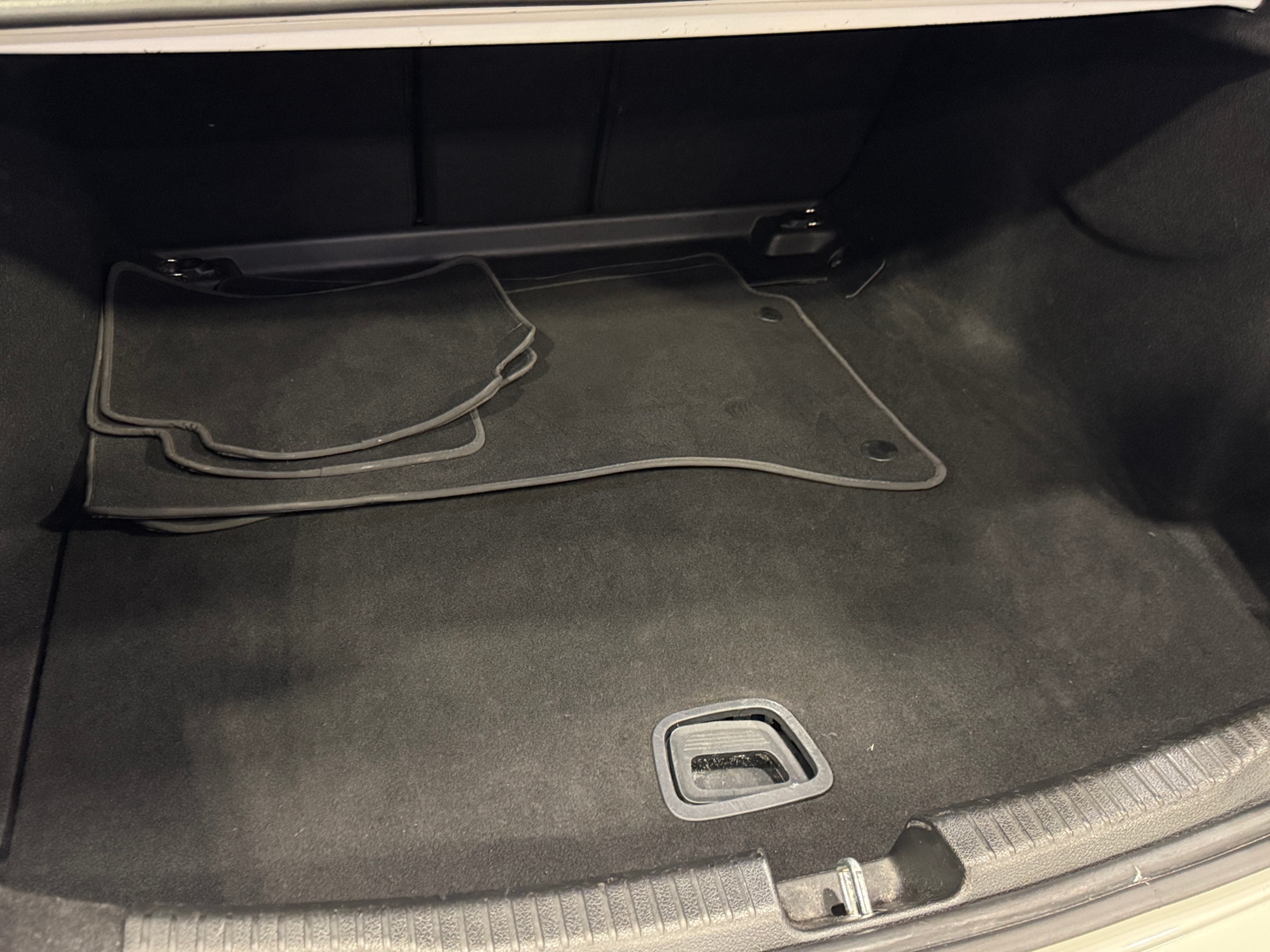 Thumbnail: 2024 Mercedes-Benz C-Class - 6