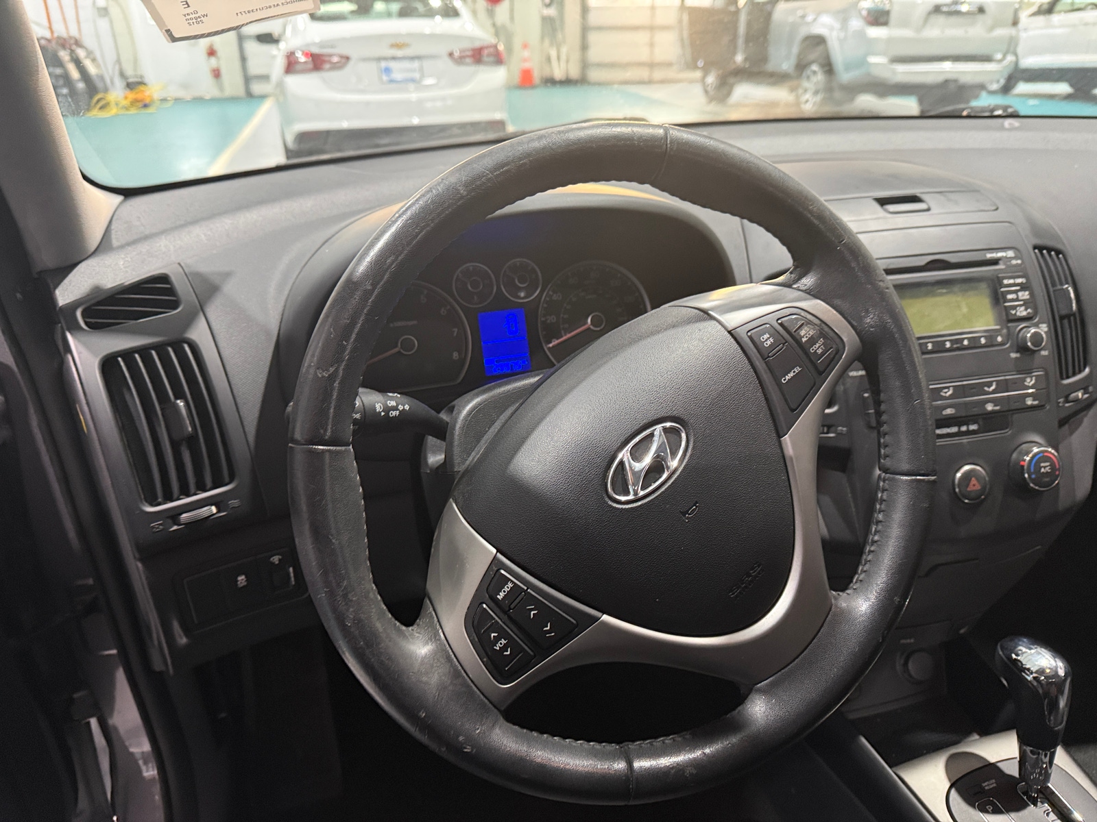 Thumbnail: 2012 Hyundai Elantra - 4