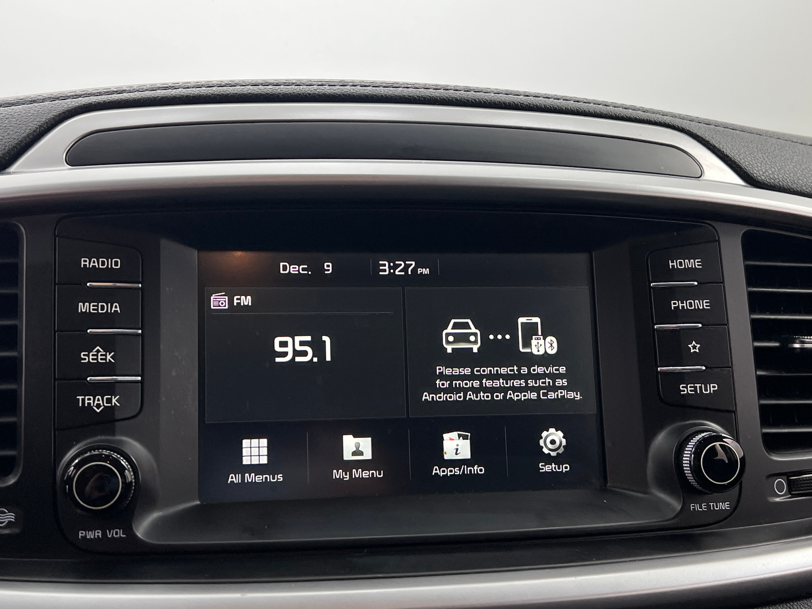 Thumbnail: 2019 Kia Sorento - 4