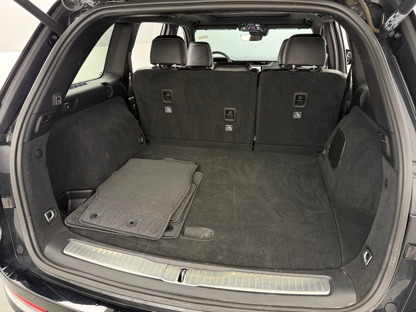 Thumbnail: 2023 Jeep Grand Cherokee - 6