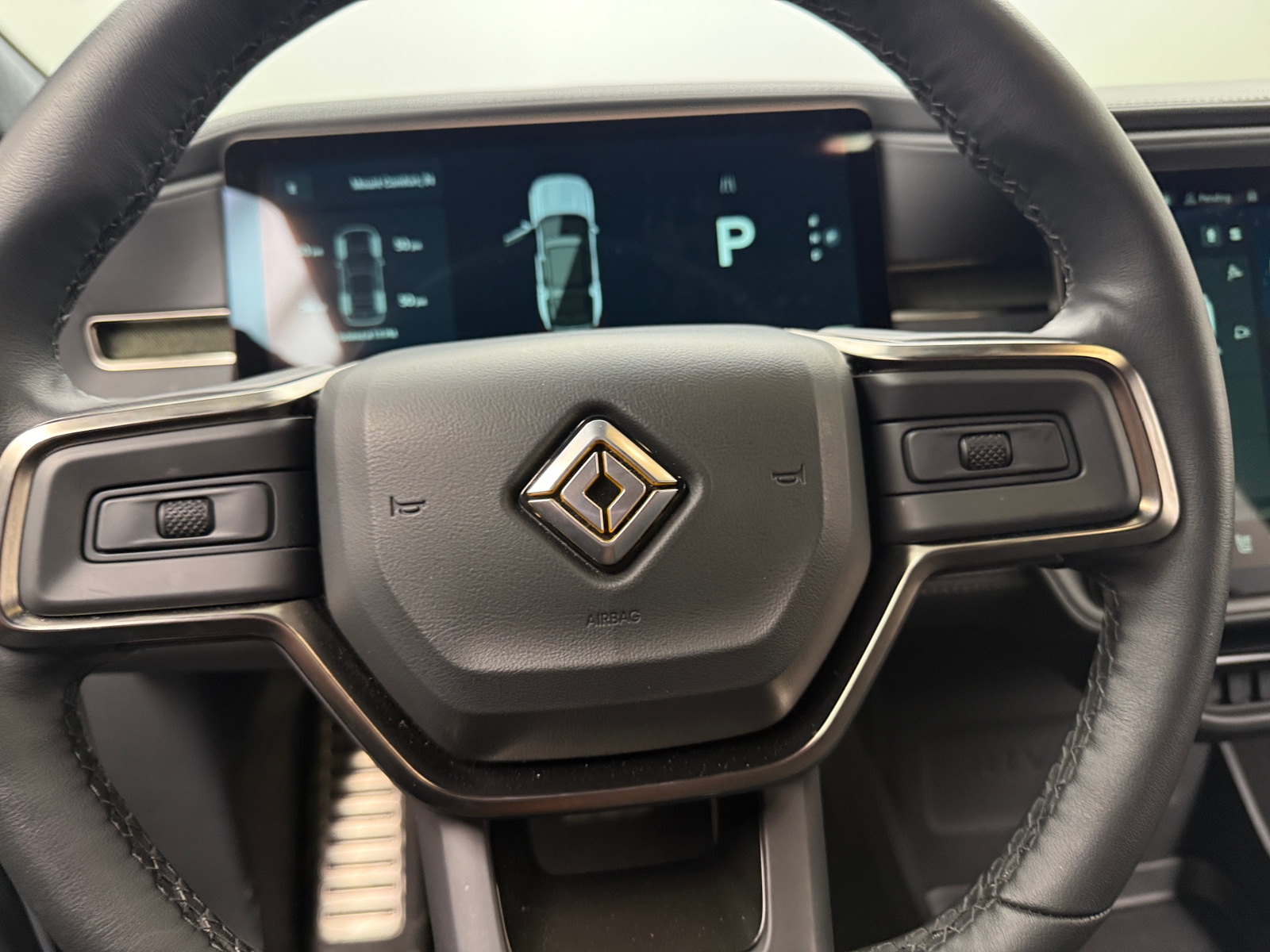 Thumbnail: 2024 Rivian R1S - 4