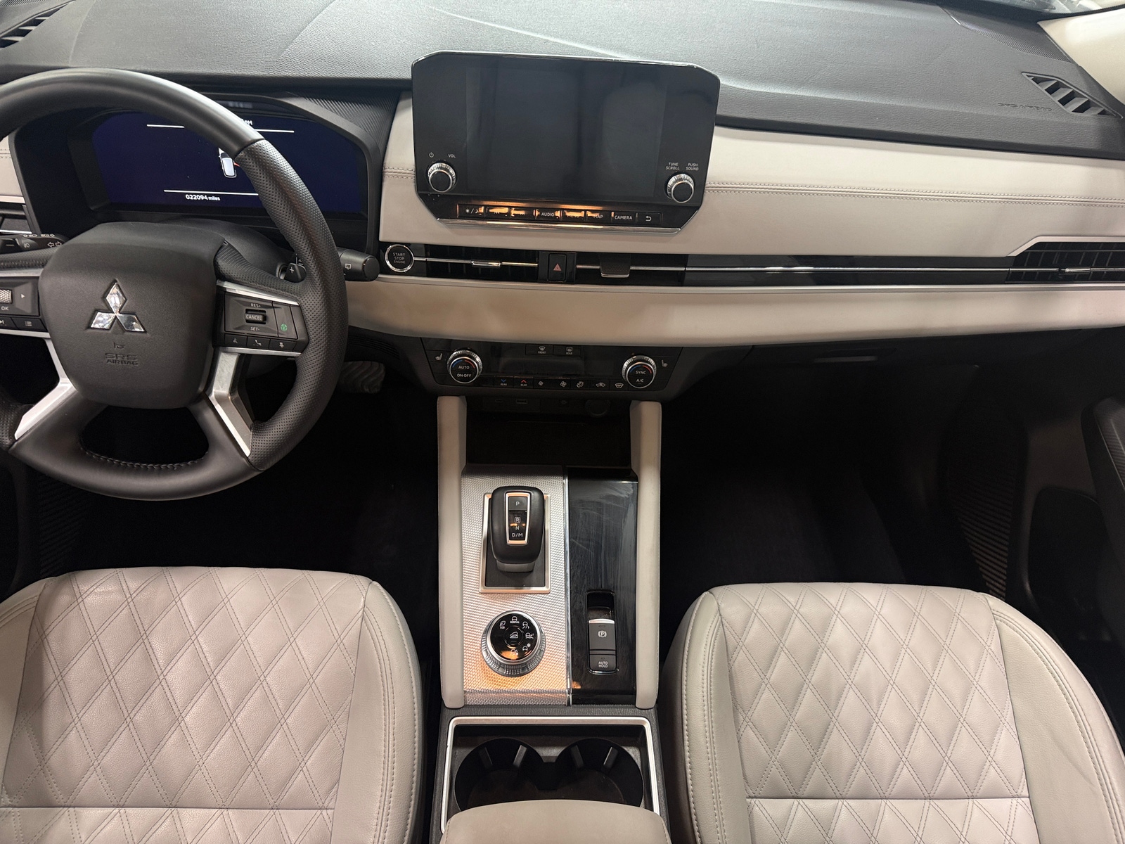 Thumbnail: 2024 Mitsubishi Outlander - 2