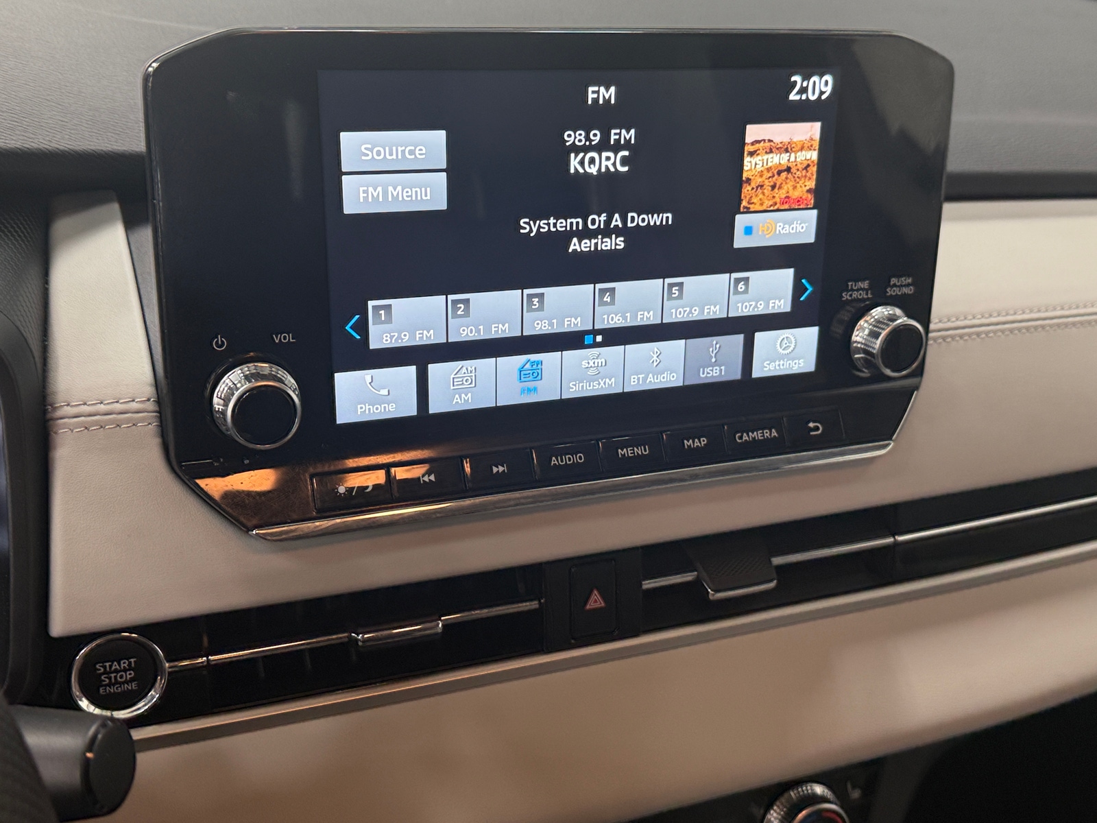 Thumbnail: 2024 Mitsubishi Outlander - 3