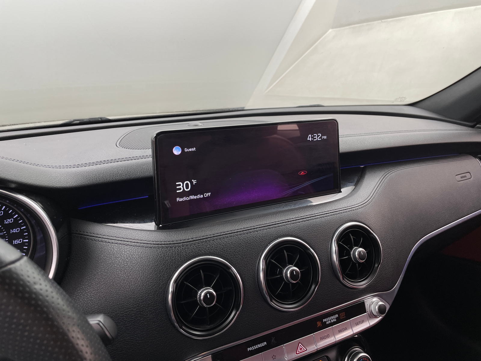 Thumbnail: 2022 Kia Stinger - 3