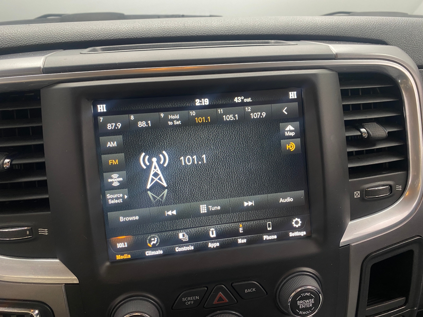 Thumbnail: 2023 RAM 1500 Classic - 4