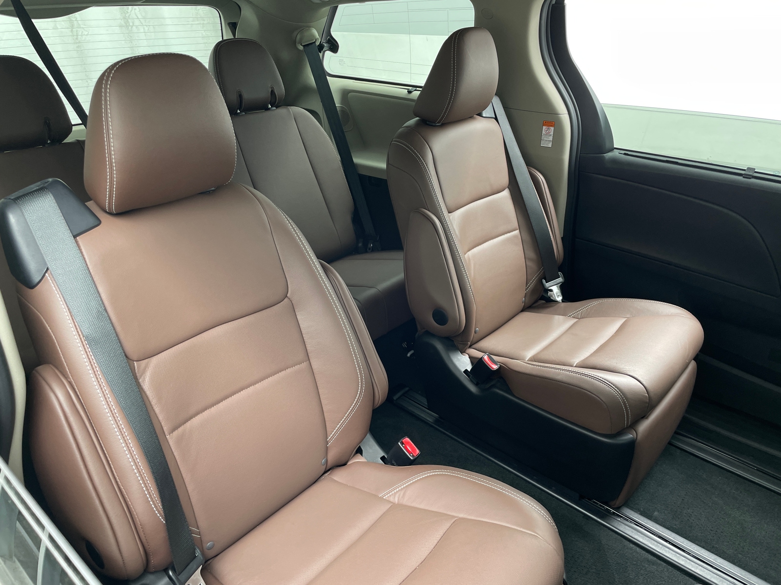 Thumbnail: 2017 Toyota Sienna - 5