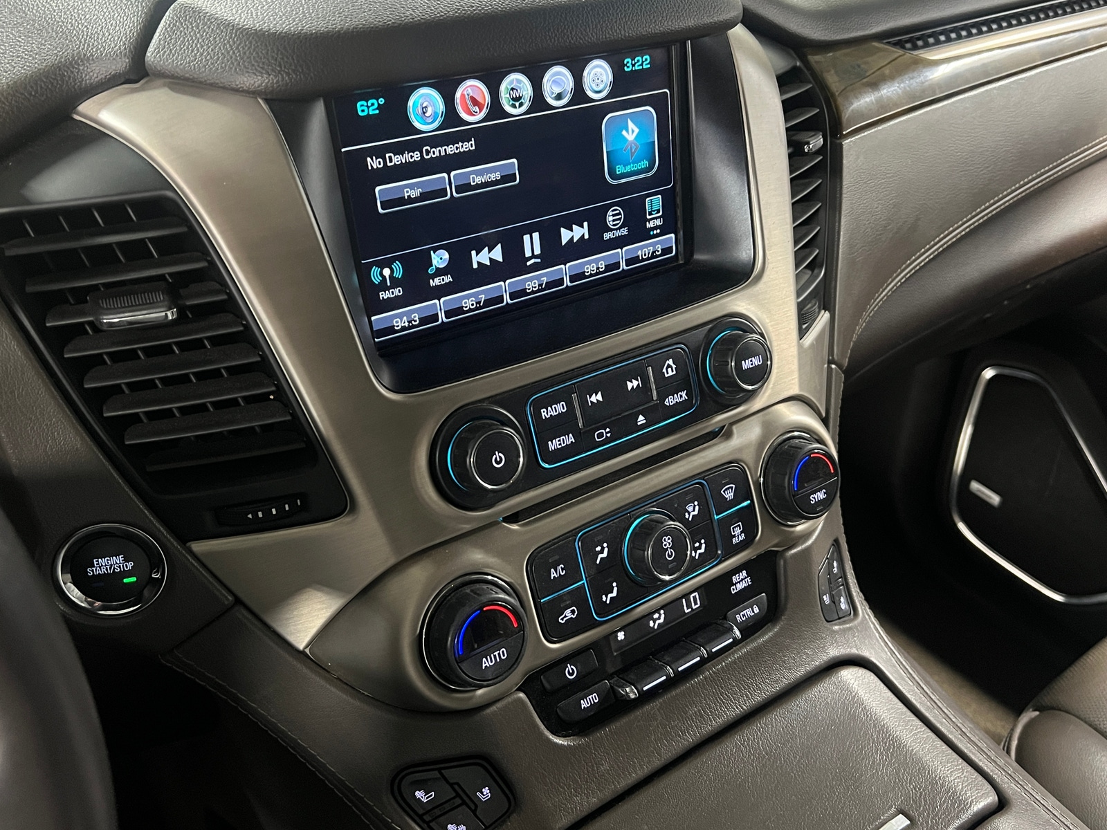 Thumbnail: 2017 GMC Yukon XL - 3