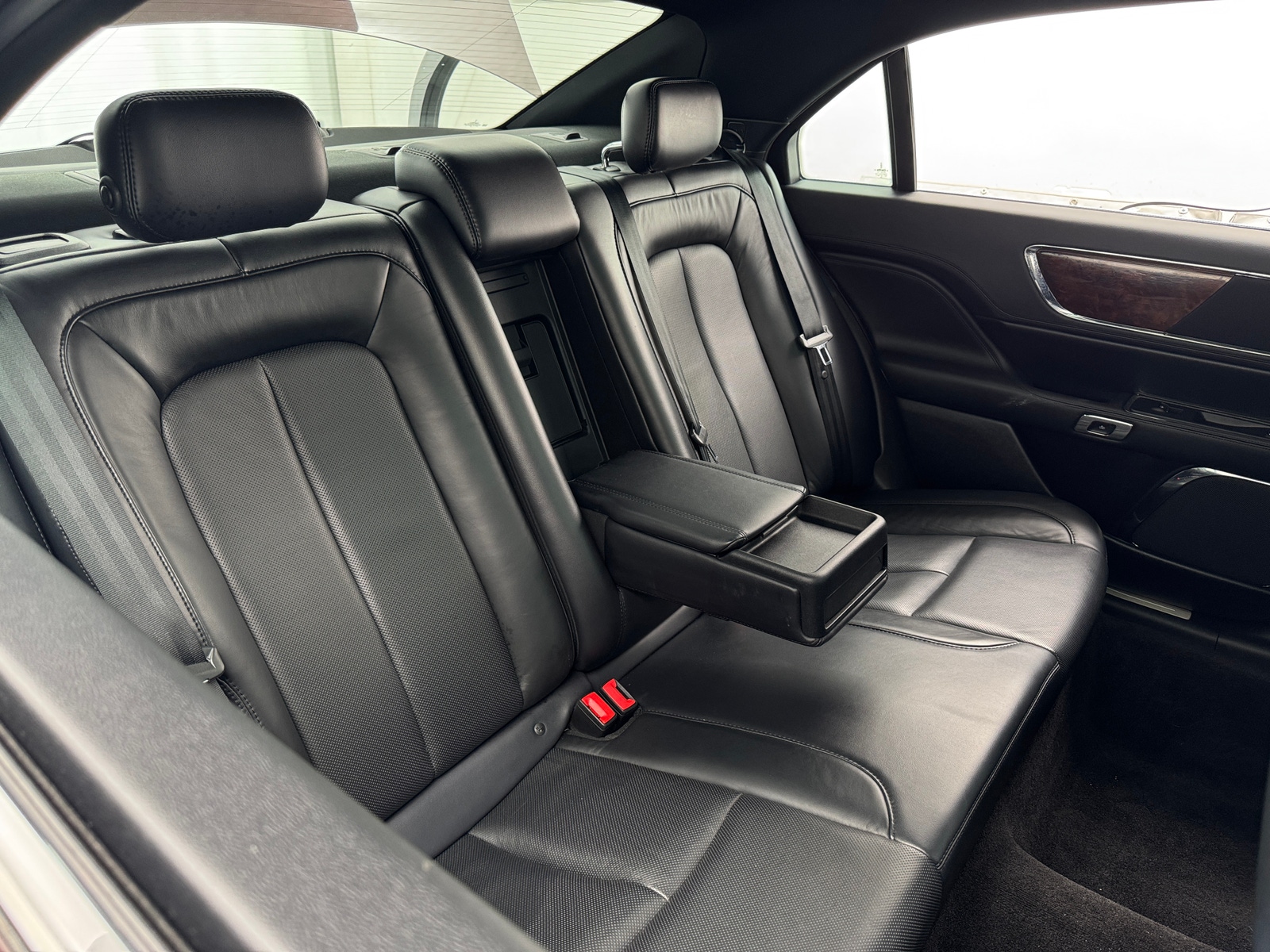 Thumbnail: 2018 Lincoln Continental - 5