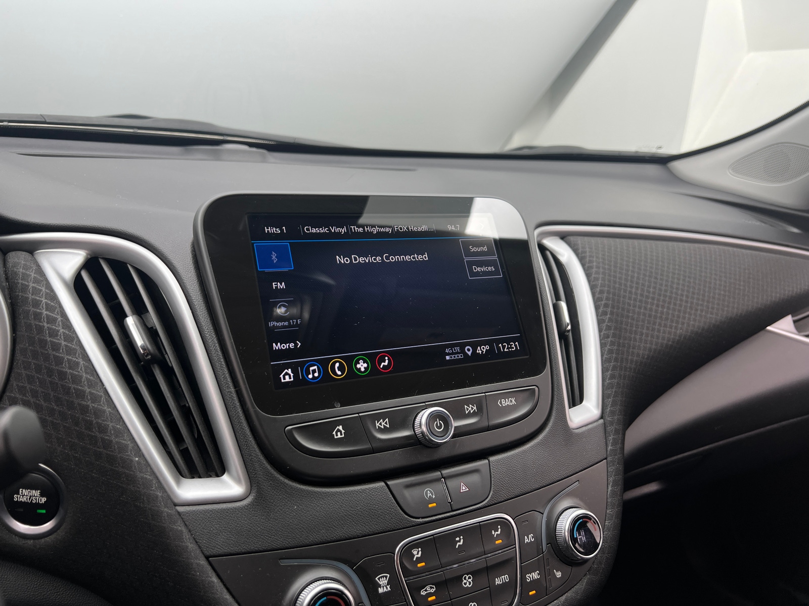 Thumbnail: 2024 Chevrolet Malibu - 4