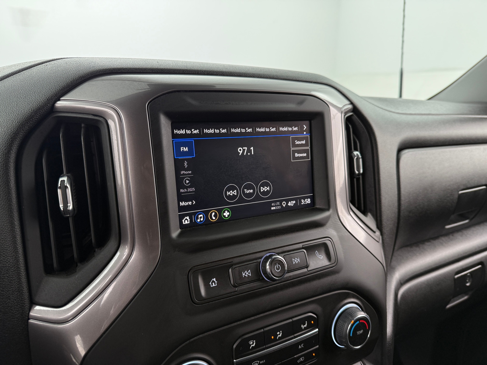 Thumbnail: 2024 Chevrolet Silverado 2500 - 4