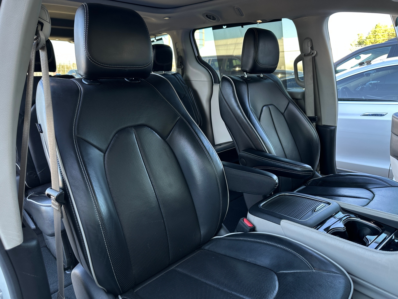 Thumbnail: 2023 Chrysler Pacifica - 2