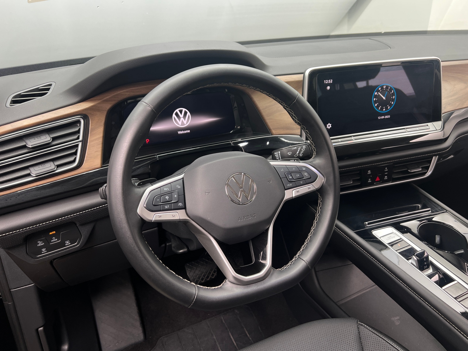 Thumbnail: 2025 Volkswagen Atlas - 4