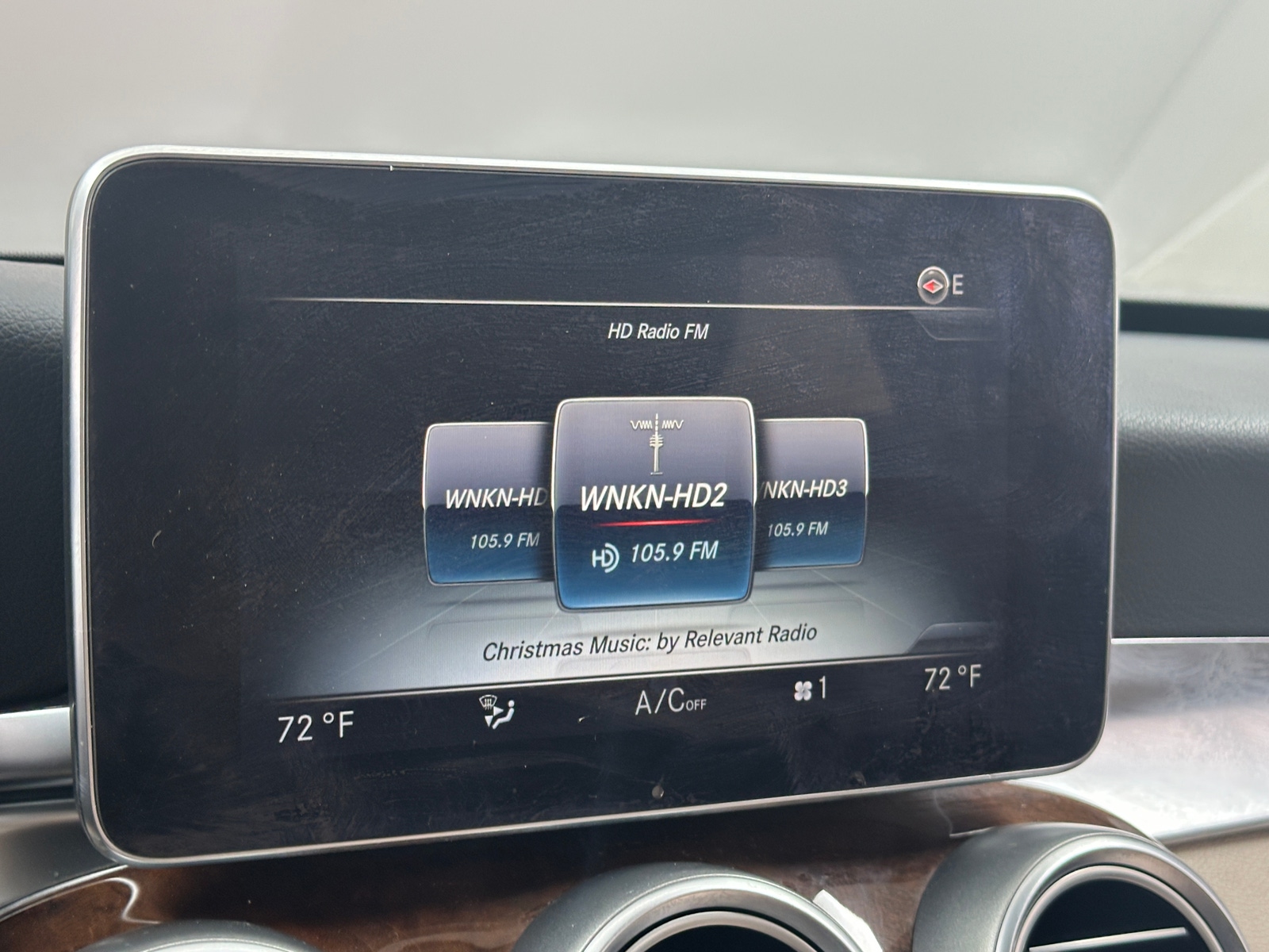 Thumbnail: 2016 Mercedes-Benz C-Class - 3