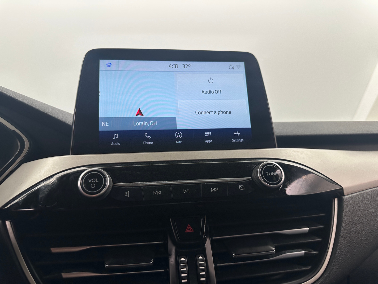 Thumbnail: 2020 Ford Escape - 3