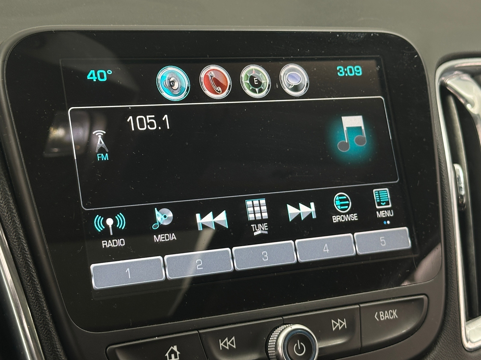 Thumbnail: 2018 Chevrolet Malibu - 4