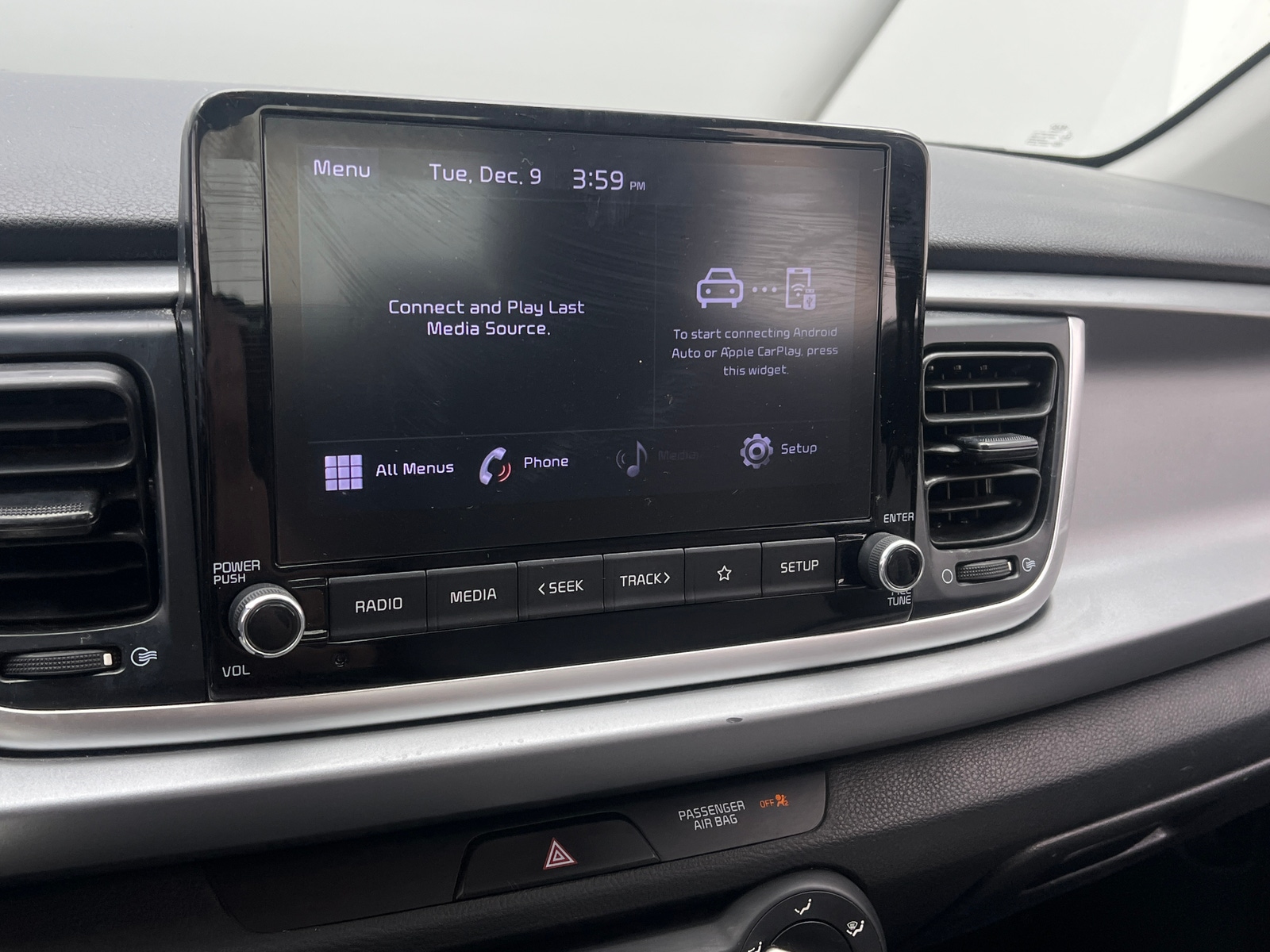 Thumbnail: 2021 Kia Rio - 4