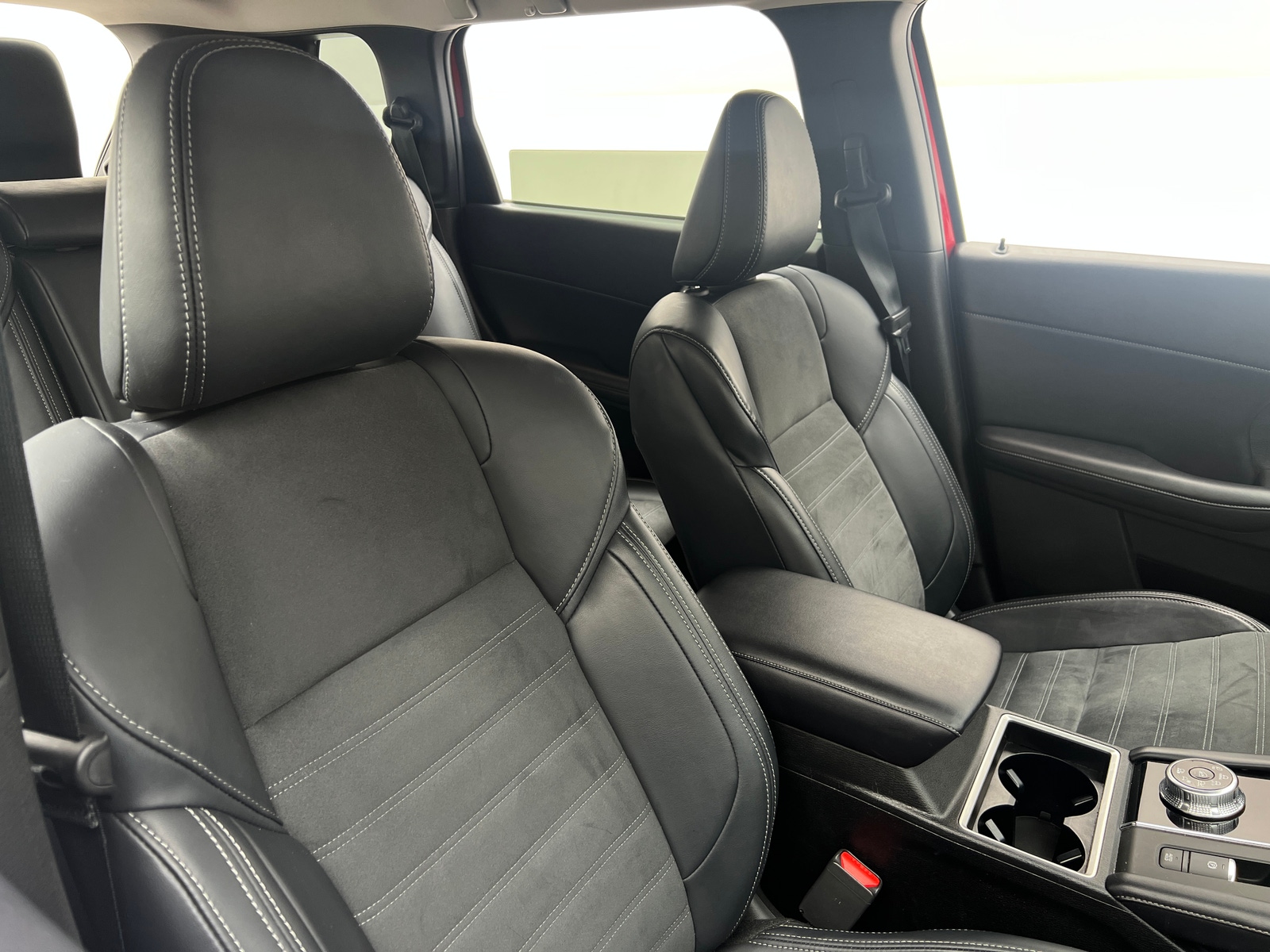 Thumbnail: 2024 Mitsubishi Outlander - 2