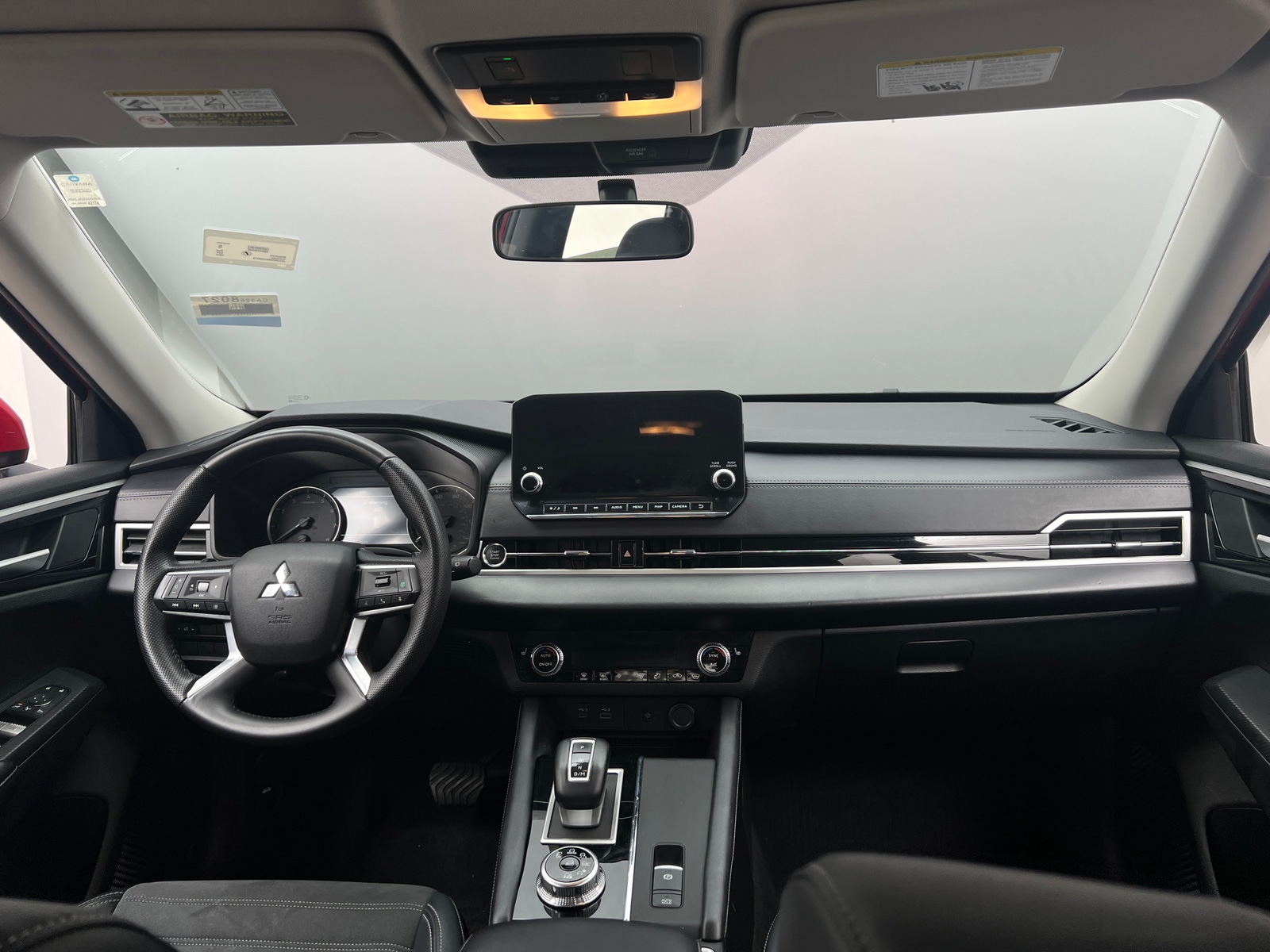 Thumbnail: 2024 Mitsubishi Outlander - 3