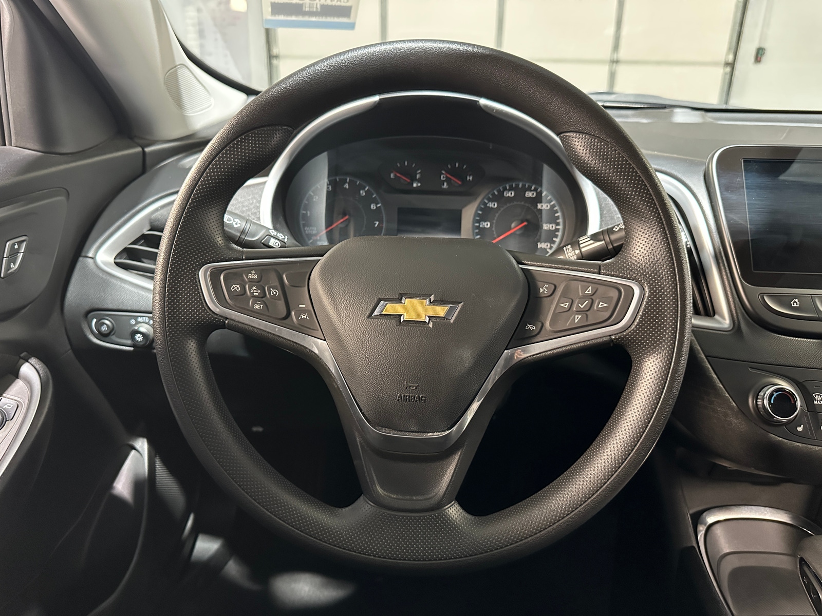 Thumbnail: 2023 Chevrolet Malibu - 5