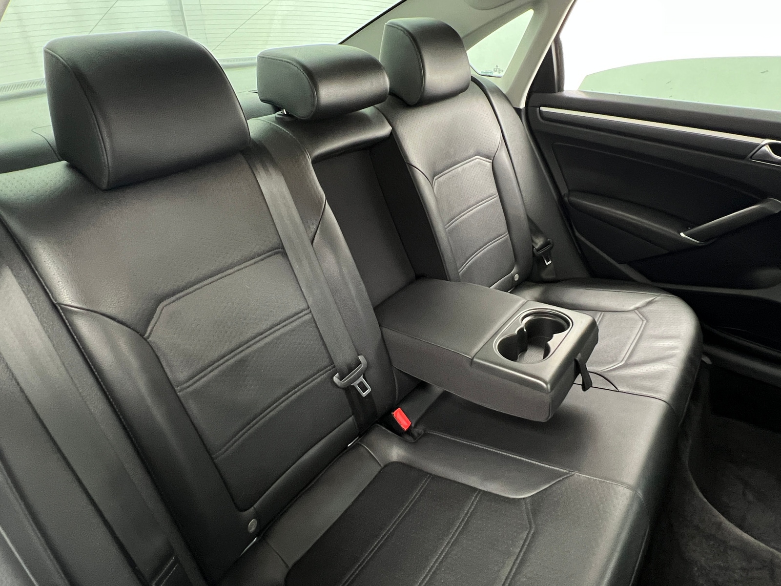 Thumbnail: 2017 Volkswagen Passat - 5