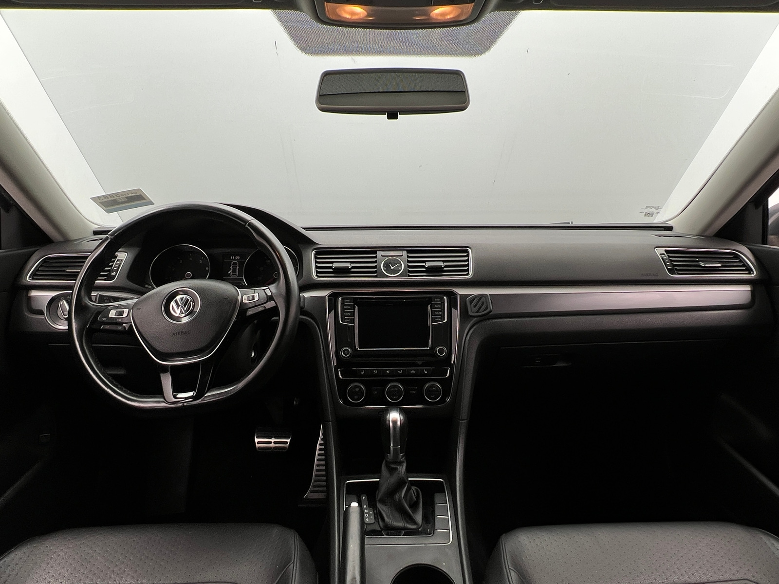 Thumbnail: 2017 Volkswagen Passat - 2