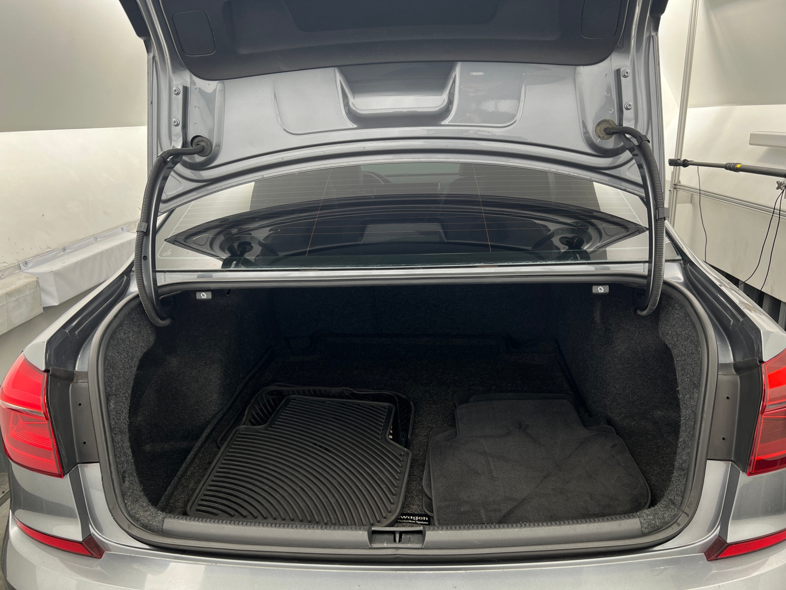 Thumbnail: 2017 Volkswagen Passat - 6