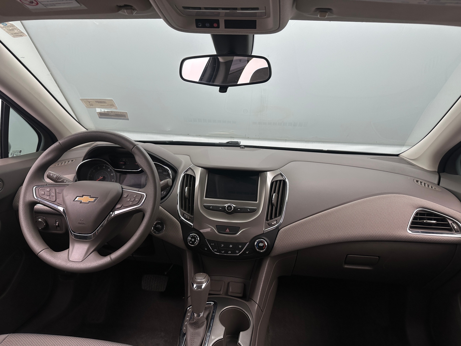 Thumbnail: 2018 Chevrolet Cruze - 3