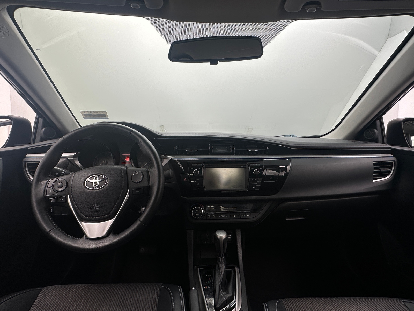 Thumbnail: 2015 Toyota Corolla - 3