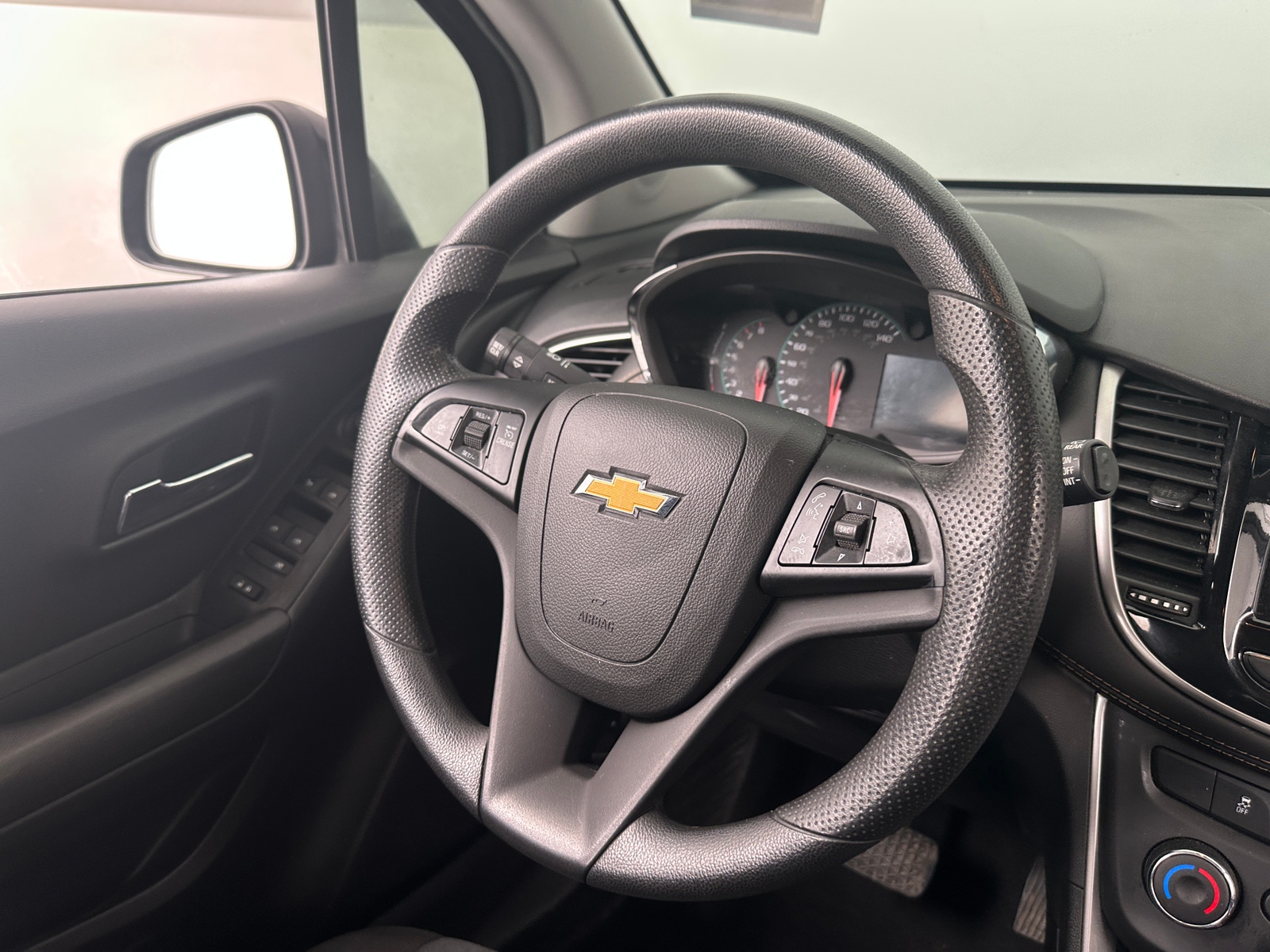Thumbnail: 2020 Chevrolet Trax - 5
