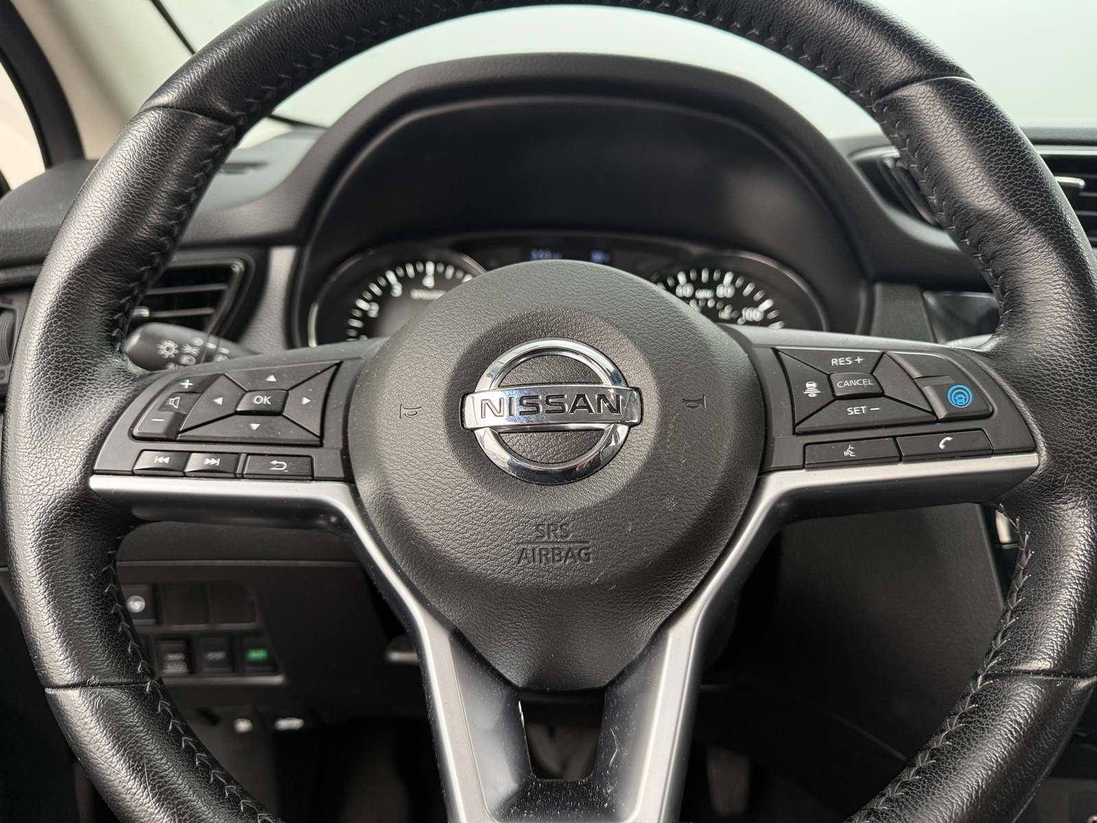 Thumbnail: 2020 Nissan Rogue Sport - 5