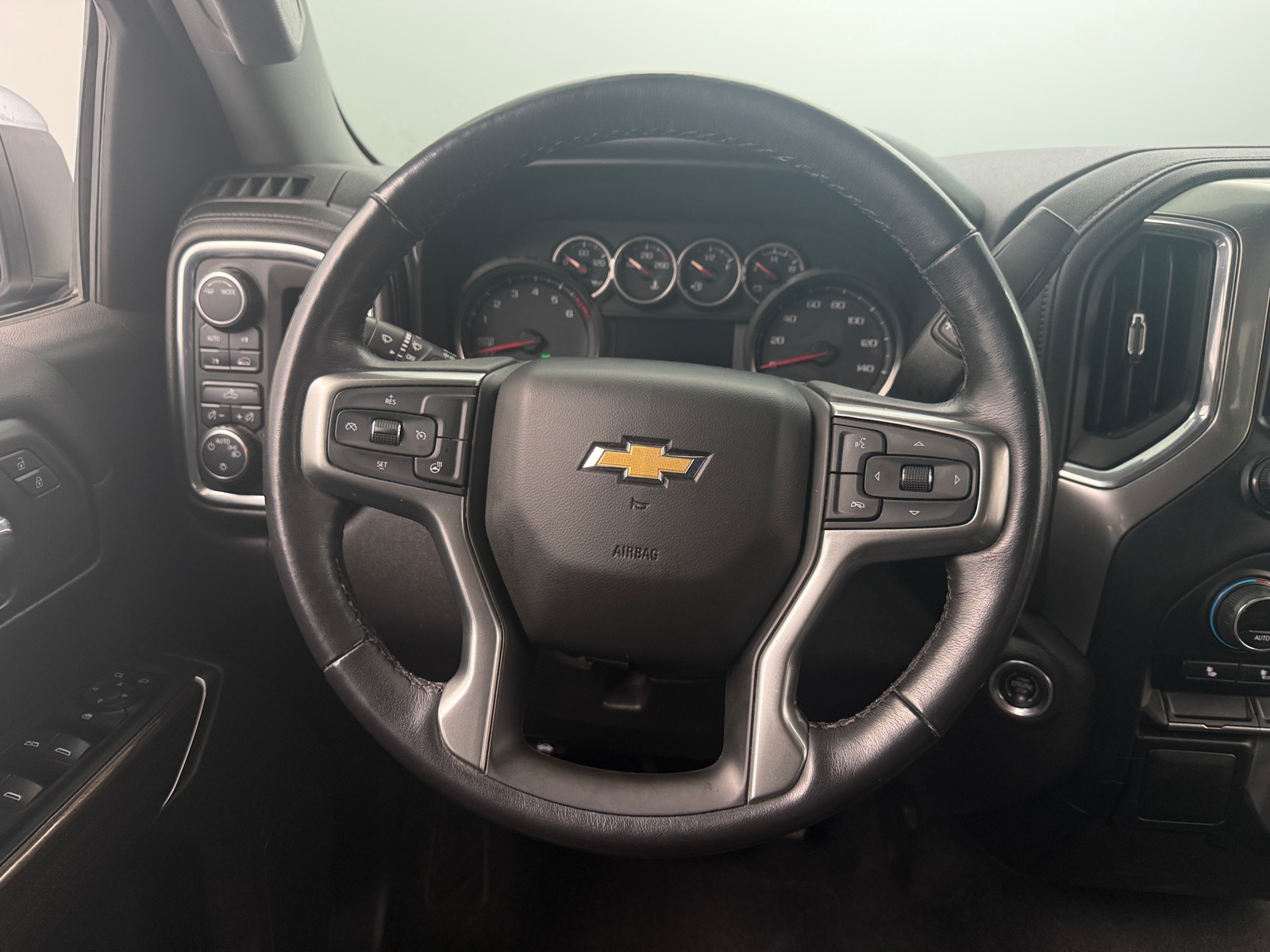 Thumbnail: 2020 Chevrolet Silverado 1500 - 5