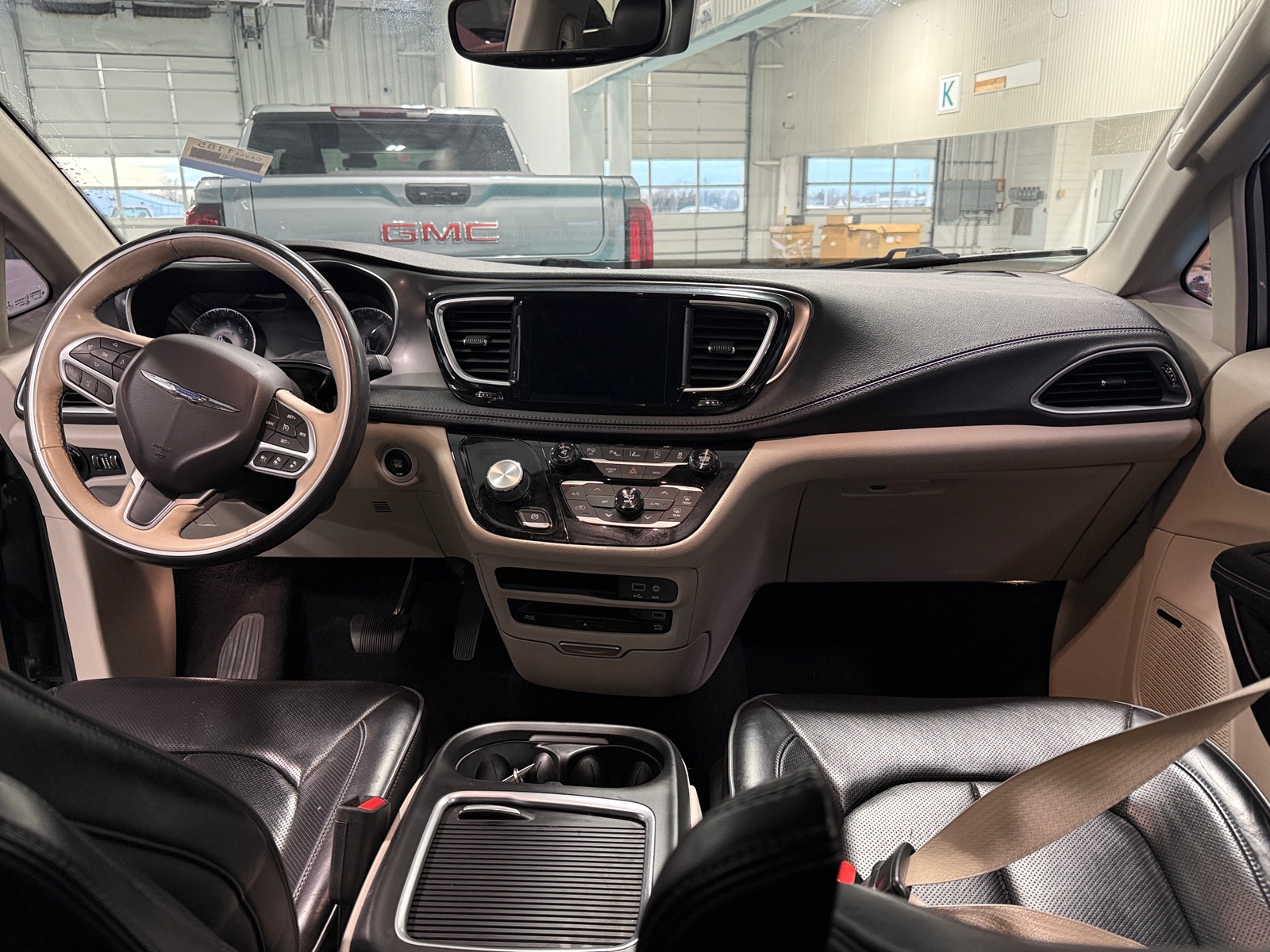 Thumbnail: 2017 Chrysler Pacifica - 2