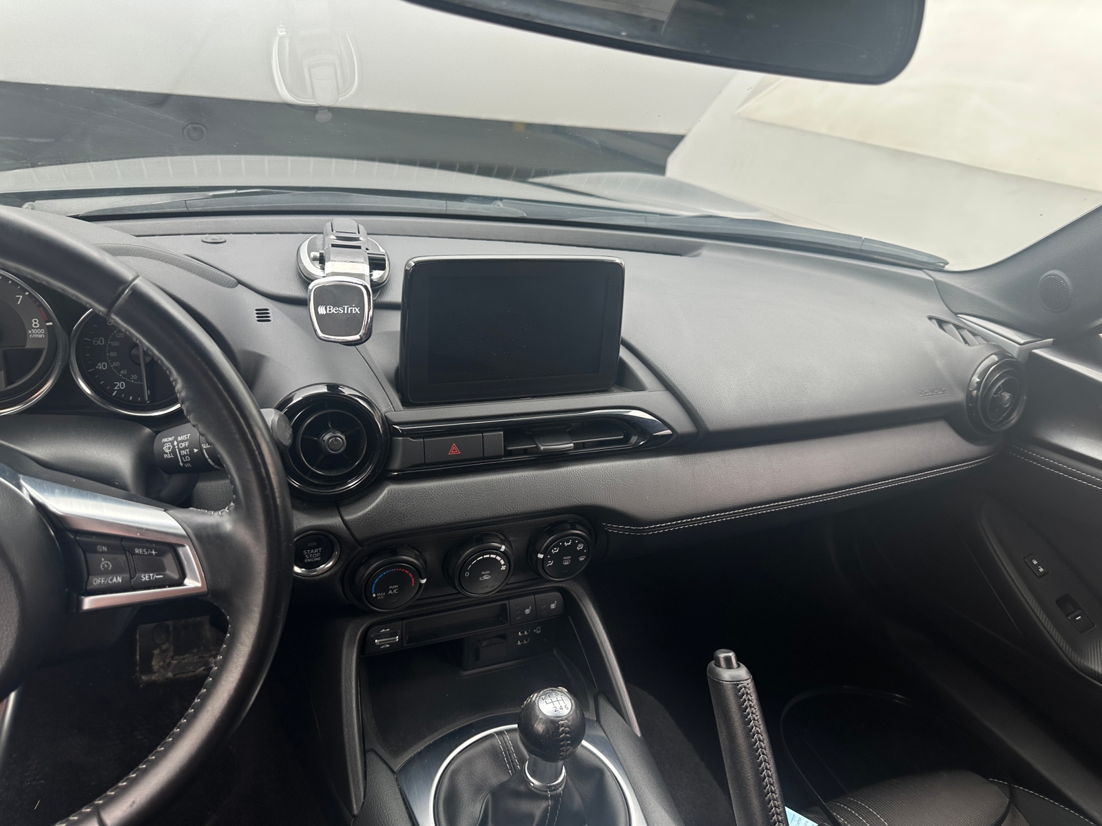 Thumbnail: 2021 Mazda MX-5 Miata - 3