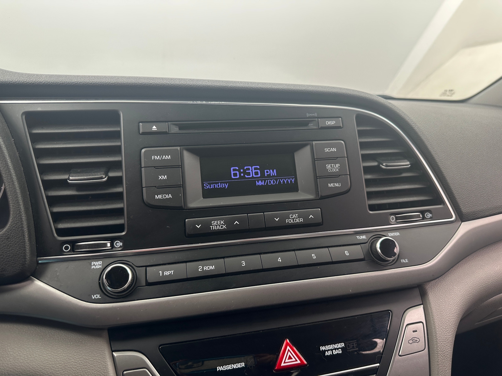 Thumbnail: 2017 Hyundai Elantra - 4