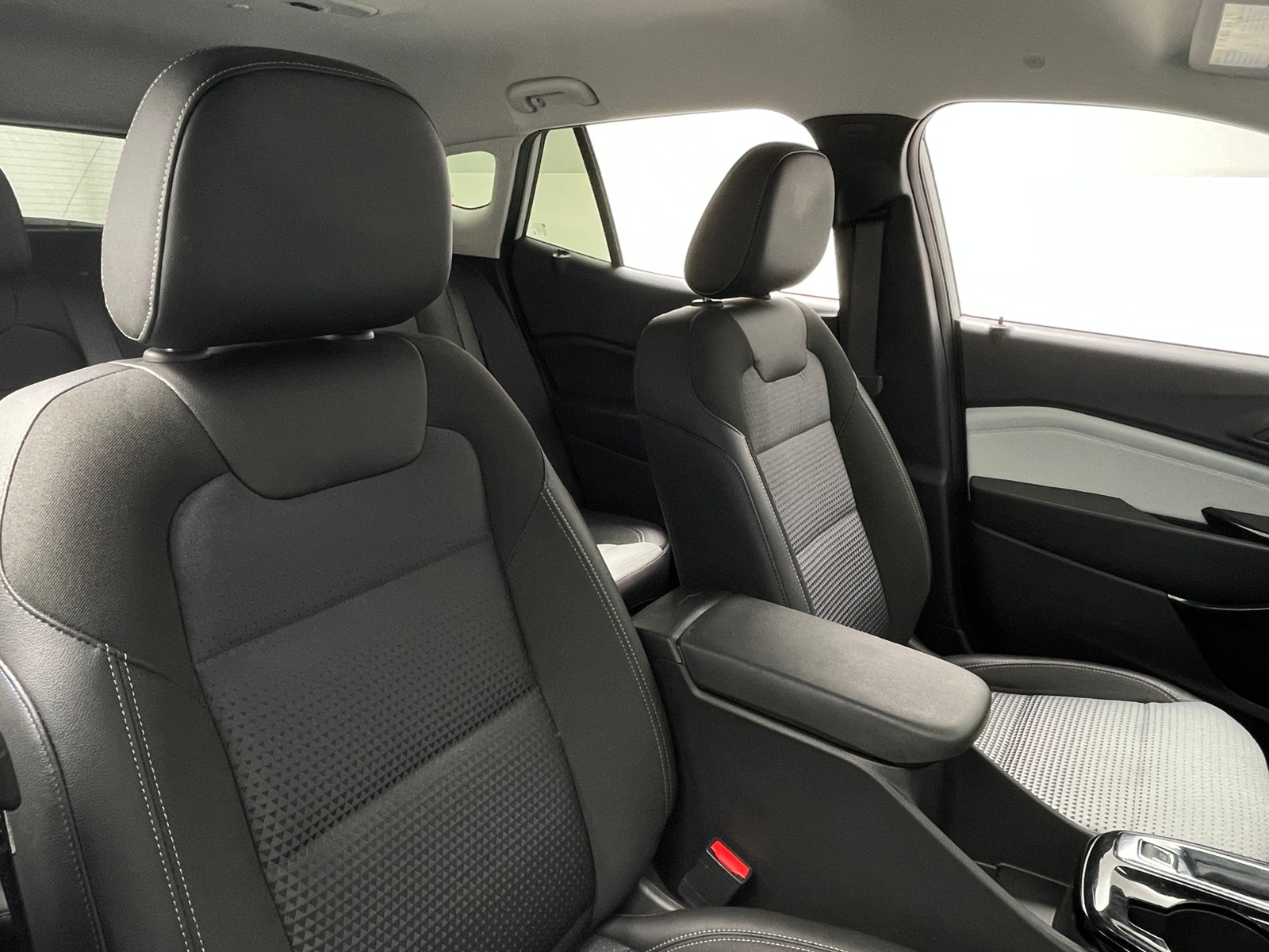 Thumbnail: 2025 Chevrolet Trax - 2