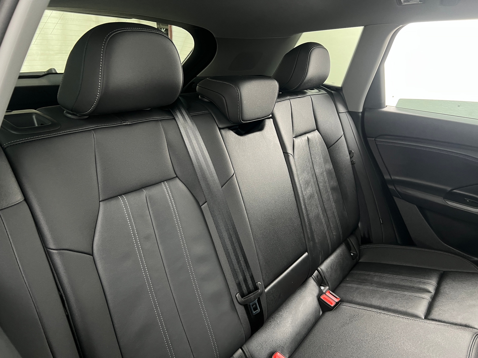 Thumbnail: 2025 Audi Q6 e-tron - 5