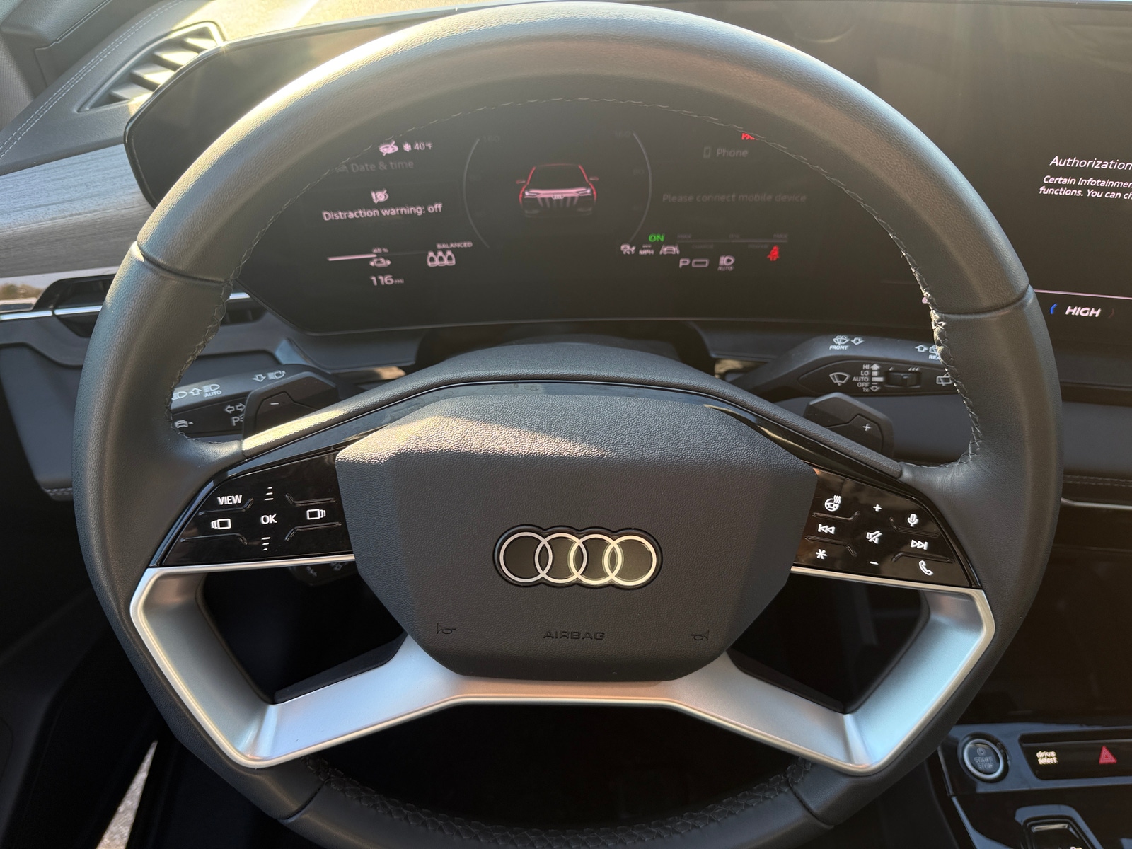 Thumbnail: 2025 Audi Q6 e-tron - 4