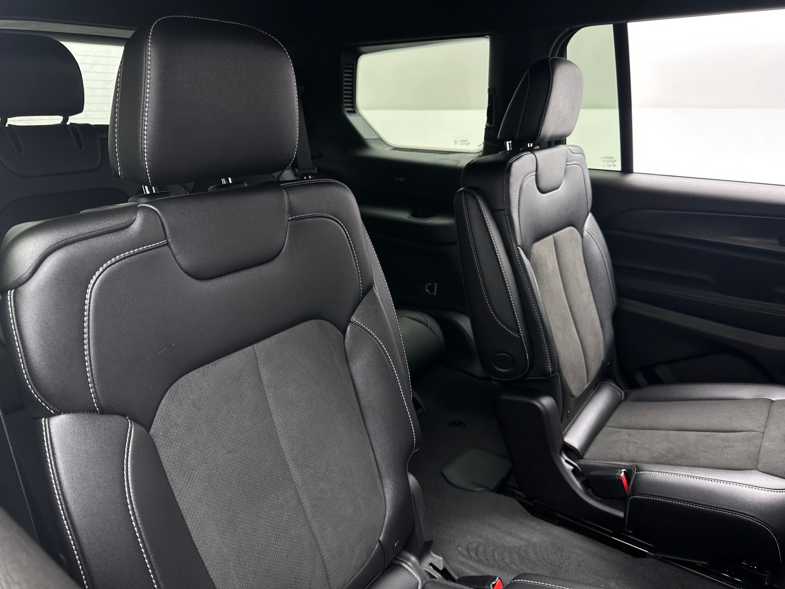 Thumbnail: 2023 Jeep Grand Cherokee L - 5