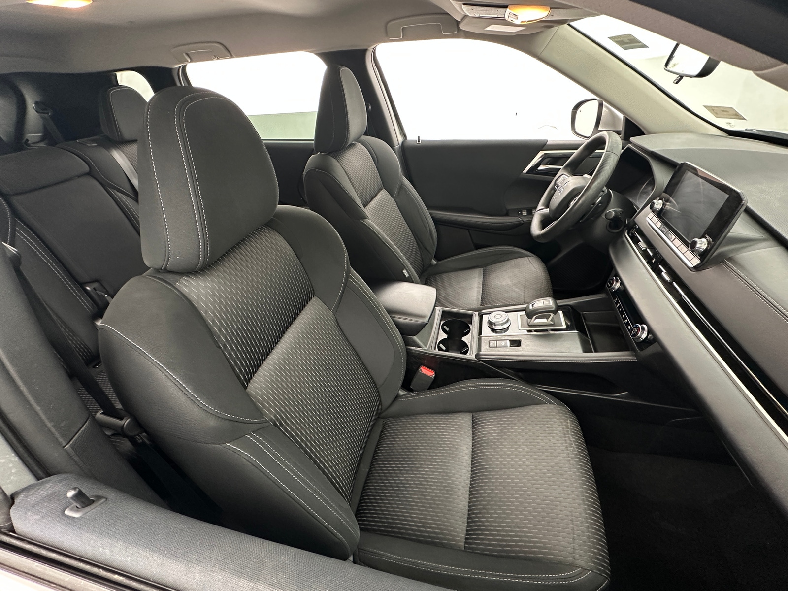 Thumbnail: 2022 Mitsubishi Outlander - 2