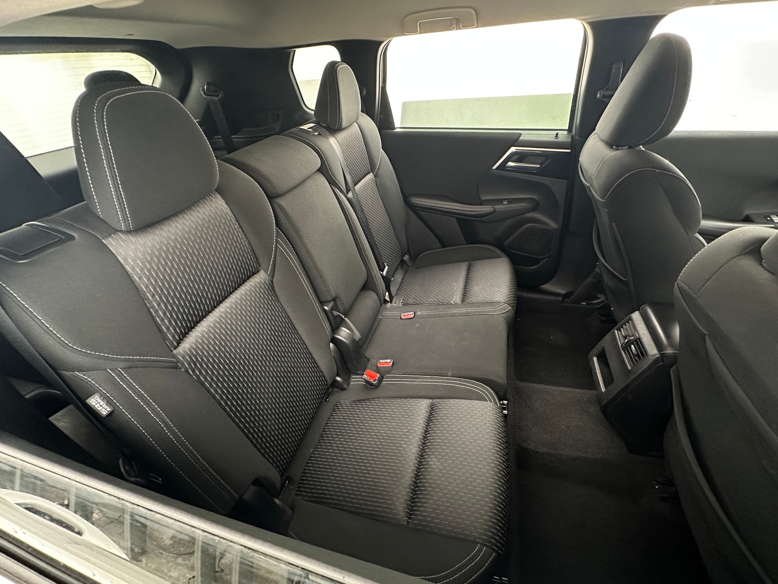 Thumbnail: 2022 Mitsubishi Outlander - 6