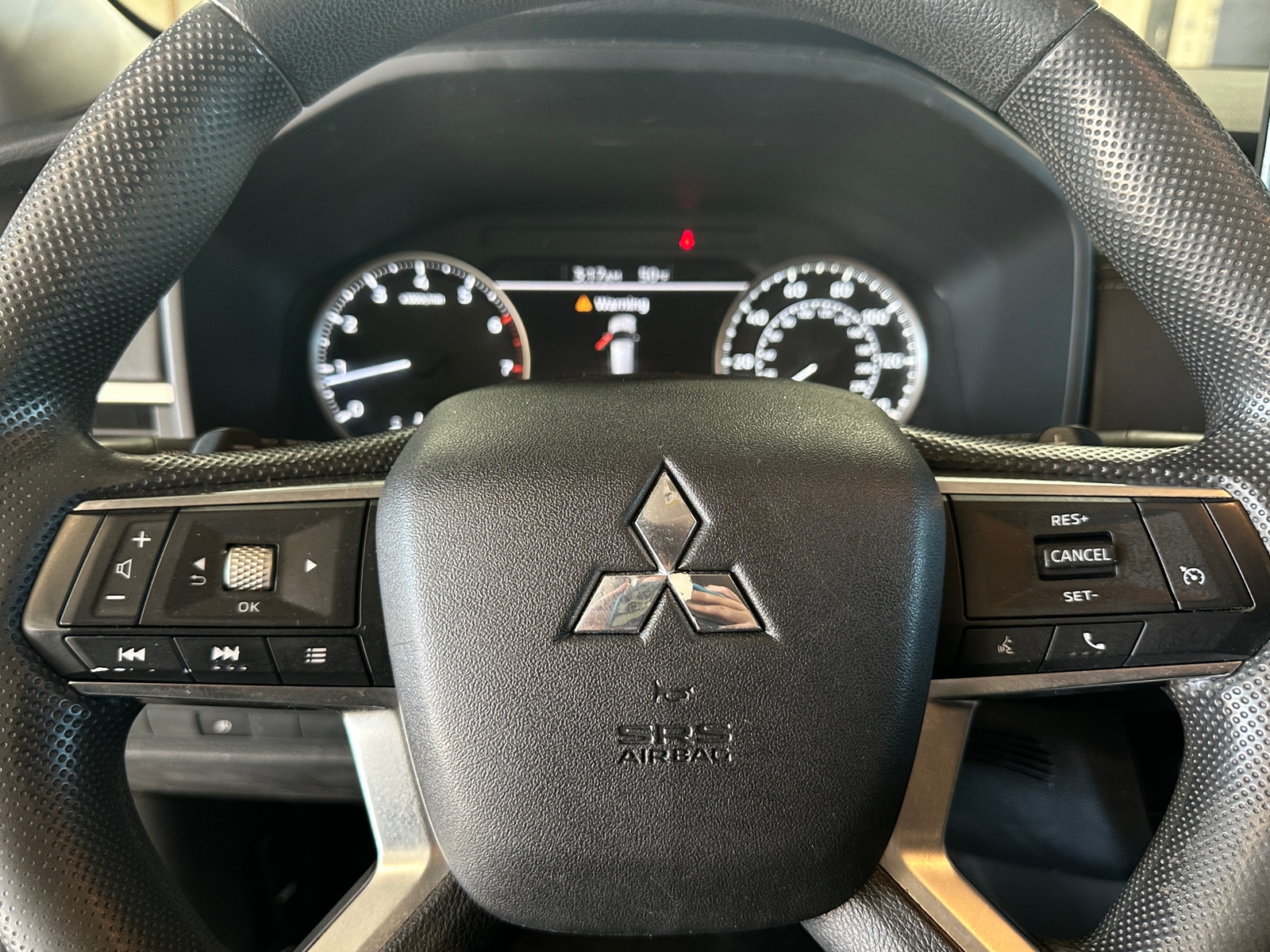 Thumbnail: 2022 Mitsubishi Outlander - 5