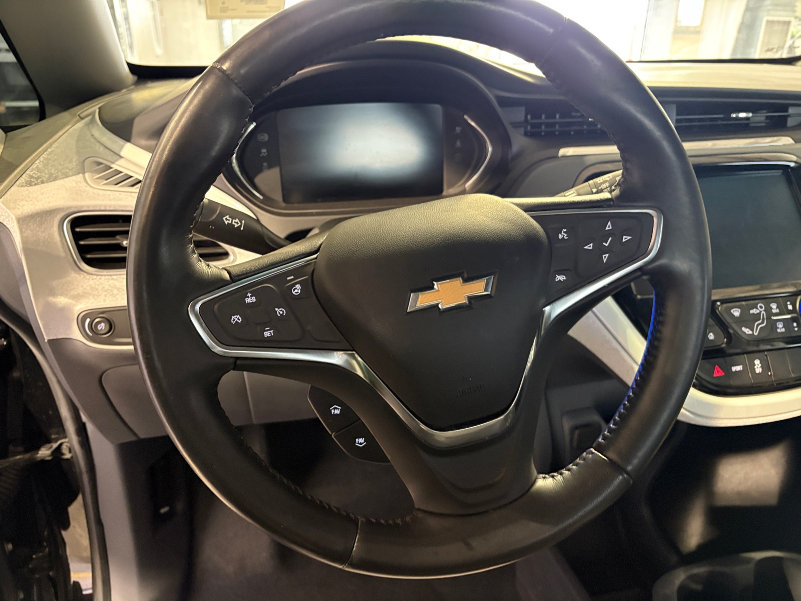 Thumbnail: 2020 Chevrolet Bolt EV - 5